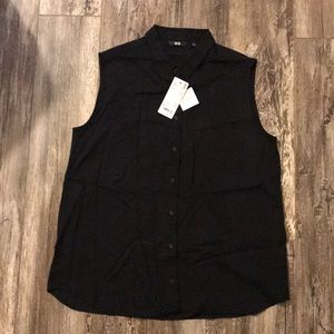 Uniqlo Sleeveless Button-down Shirt